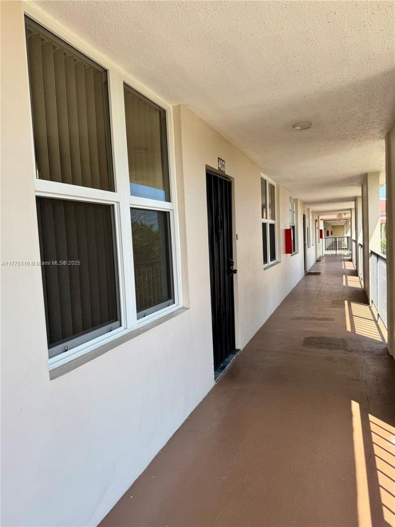 2600 NW 49th Ave, Unit 403, Lauderdale Lakes, FL 33313 Photo