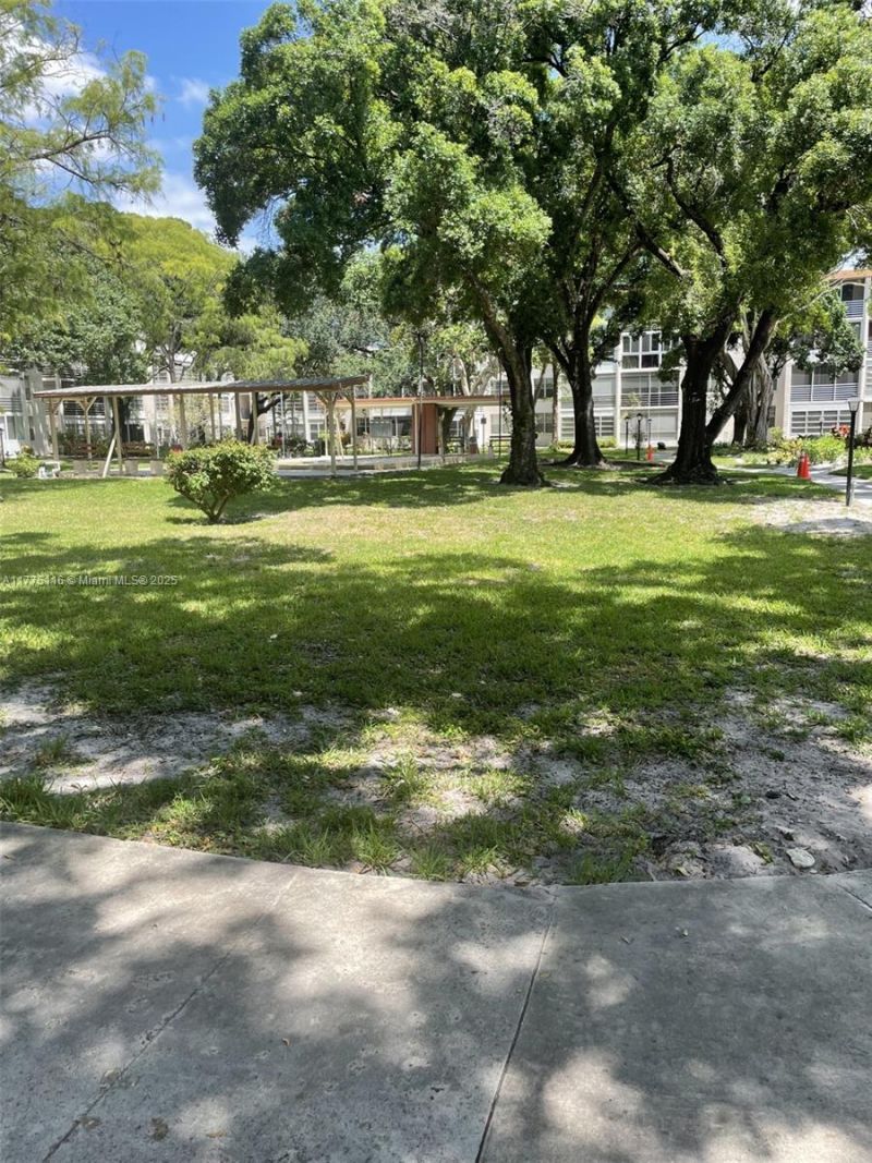 2600 NW 49th Ave, Unit 403, Lauderdale Lakes, FL 33313 Photo