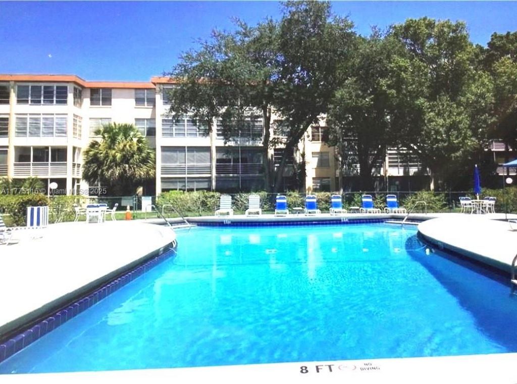 2600 NW 49th Ave, Unit 403, Lauderdale Lakes, FL 33313 Photo