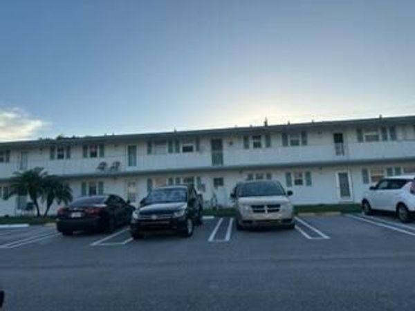 1117 Lake Terrace, Unit 105, Boynton Beach, FL 33426