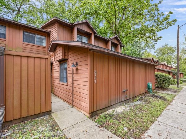 5733 SW 10TH PLACE, GAINESVILLE, FL 32607