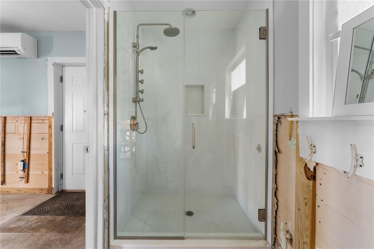 636 Tarawitt Drive, Longboat Key, FL 34228 Photo