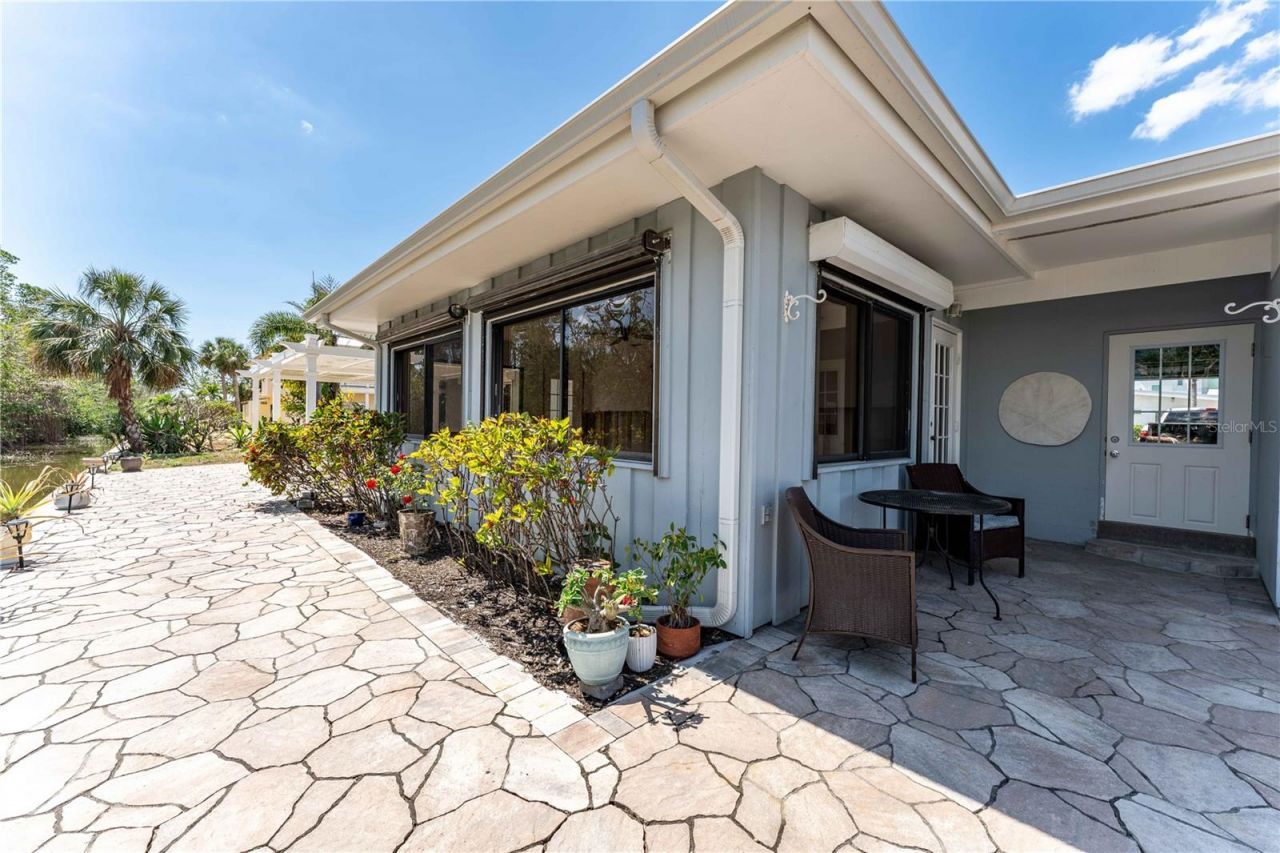 636 Tarawitt Drive, Longboat Key, FL 34228 Photo