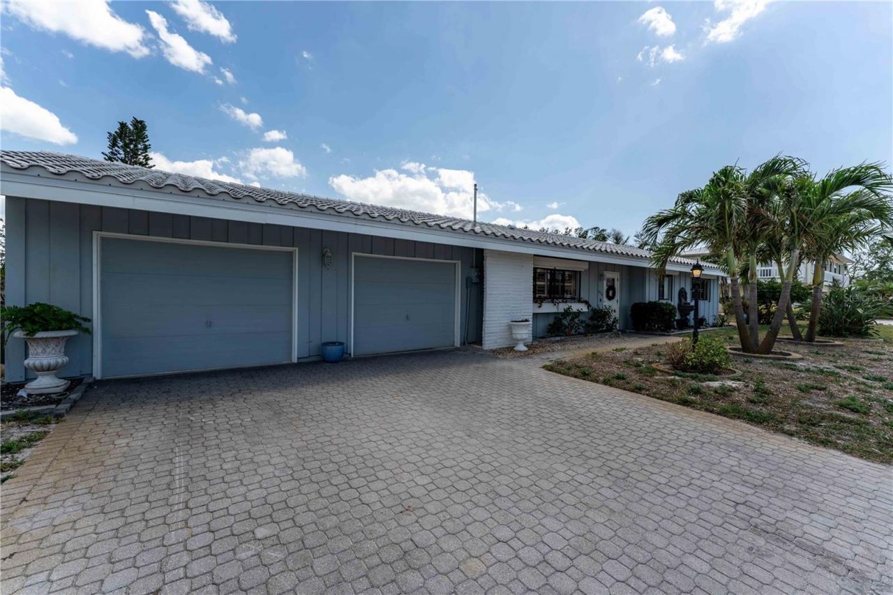 636 Tarawitt Drive, Longboat Key, FL 34228 Photo