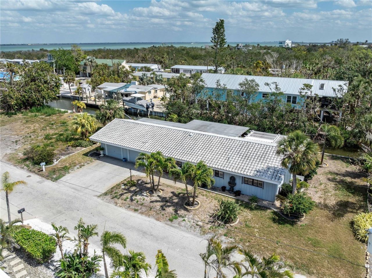 636 Tarawitt Drive, Longboat Key, FL 34228 Photo