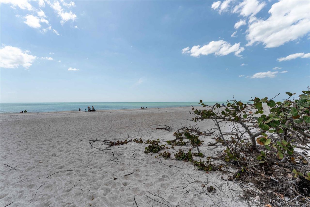 636 Tarawitt Drive, Longboat Key, FL 34228 Photo