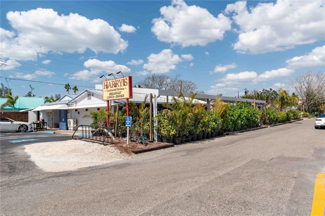 636 Tarawitt Drive, Longboat Key, FL 34228 Photo