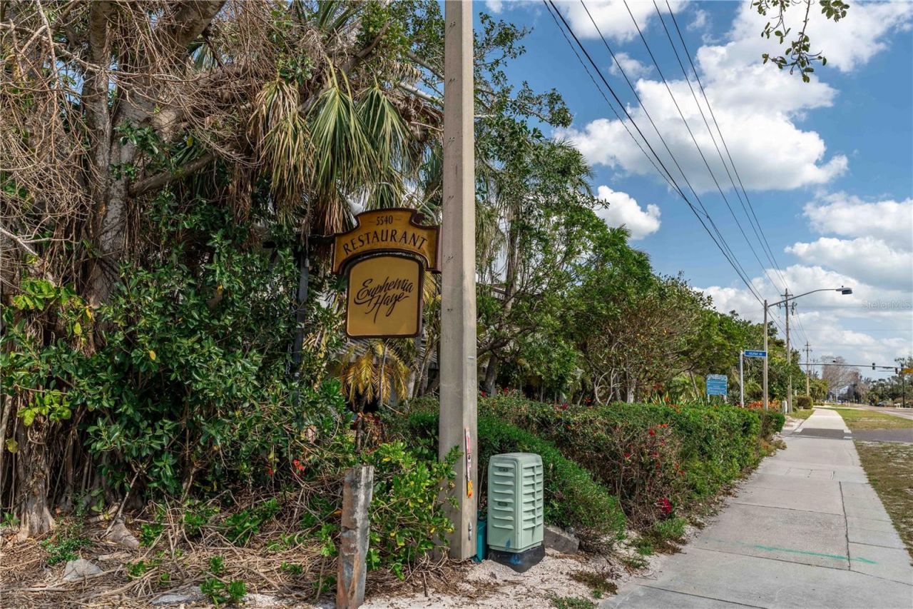 636 Tarawitt Drive, Longboat Key, FL 34228 Photo