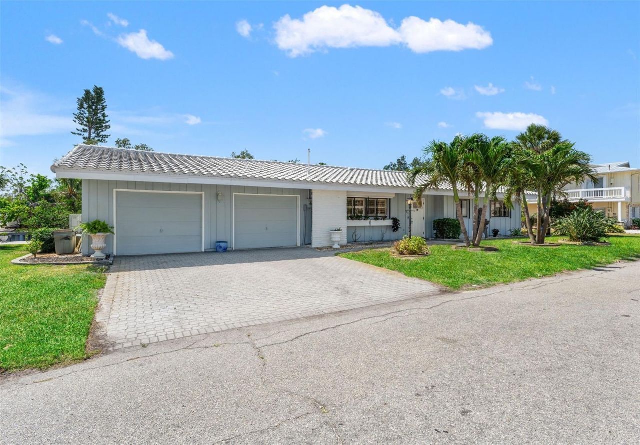 636 Tarawitt Drive, Longboat Key, FL 34228 Photo