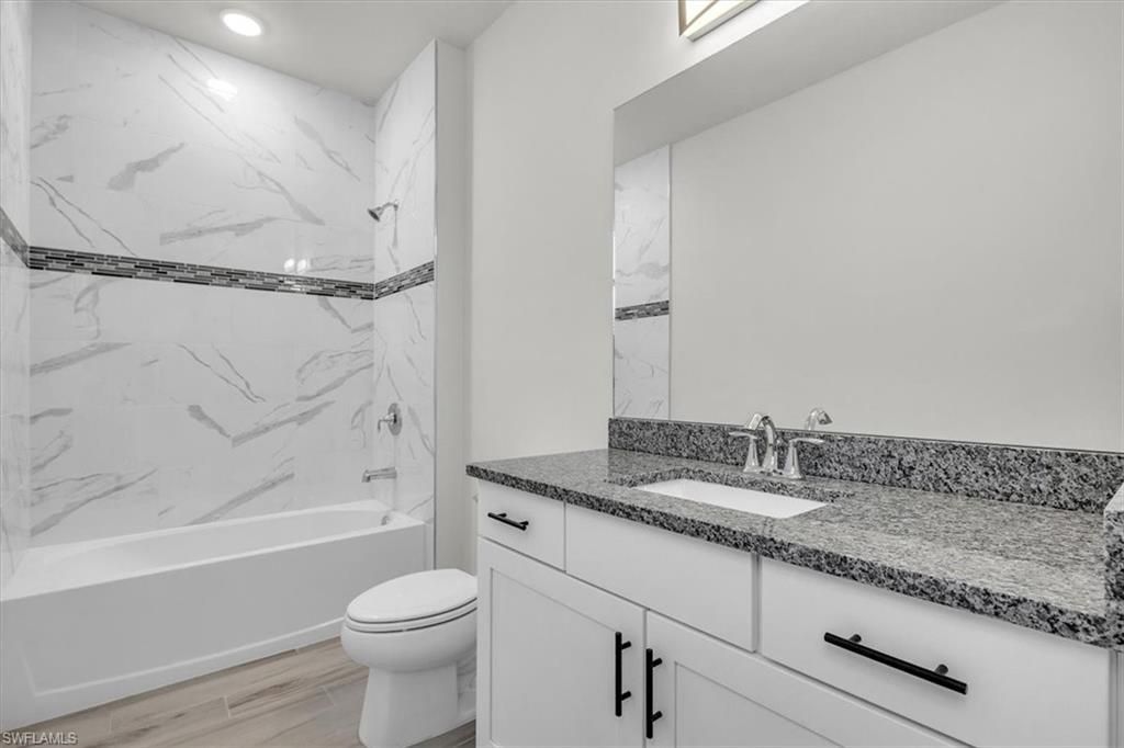 459 NE 2nd Pl, Cape Coral, FL 33909 Photo