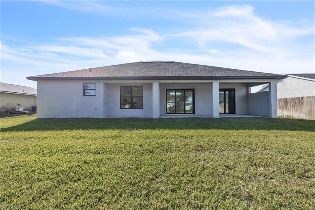 459 NE 2nd Pl, Cape Coral, FL 33909 Photo