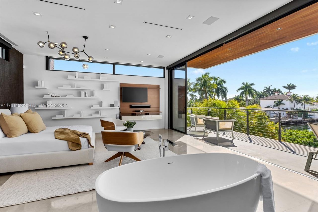 3462 NE 171st St, North Miami Beach, FL 33160 Photo