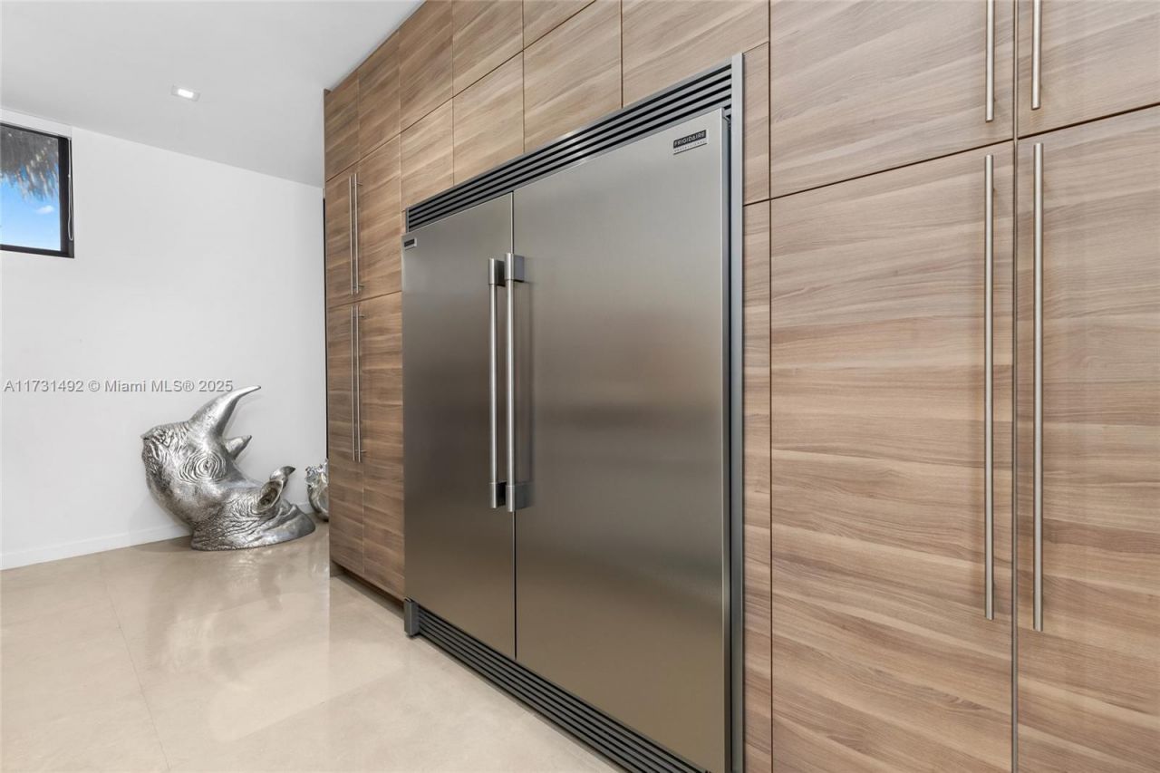 3462 NE 171st St, North Miami Beach, FL 33160 Photo