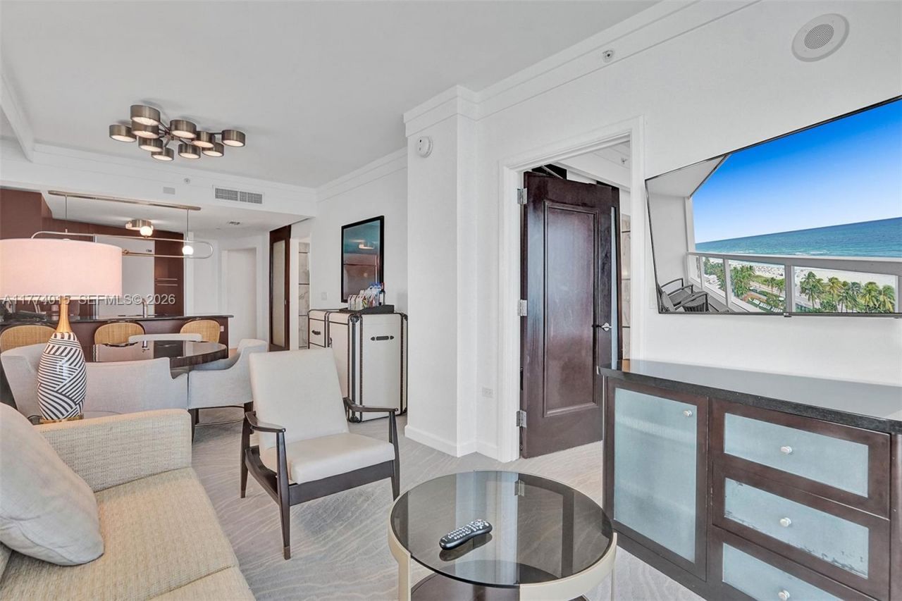 4391 Collins Ave, Unit 913/914, Miami Beach, FL 33140 Photo