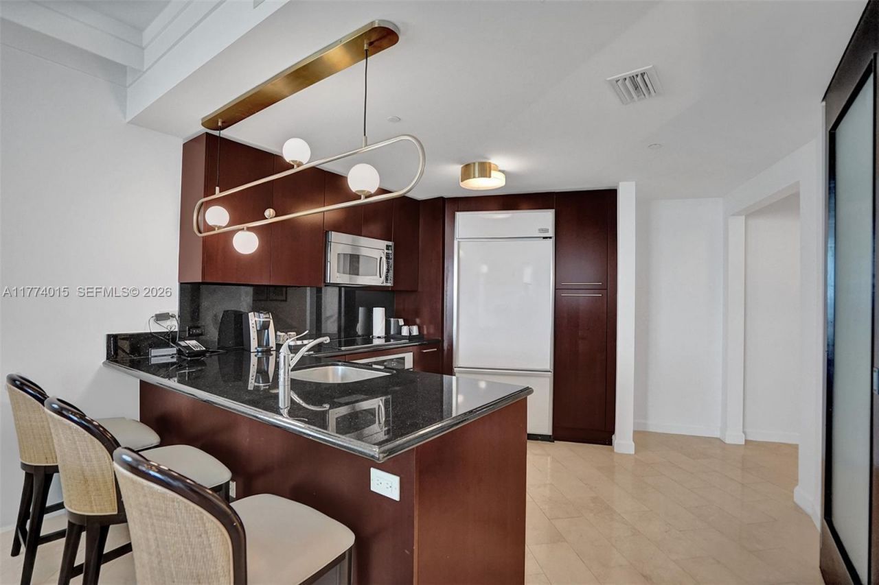 4391 Collins Ave, Unit 913/914, Miami Beach, FL 33140 Photo