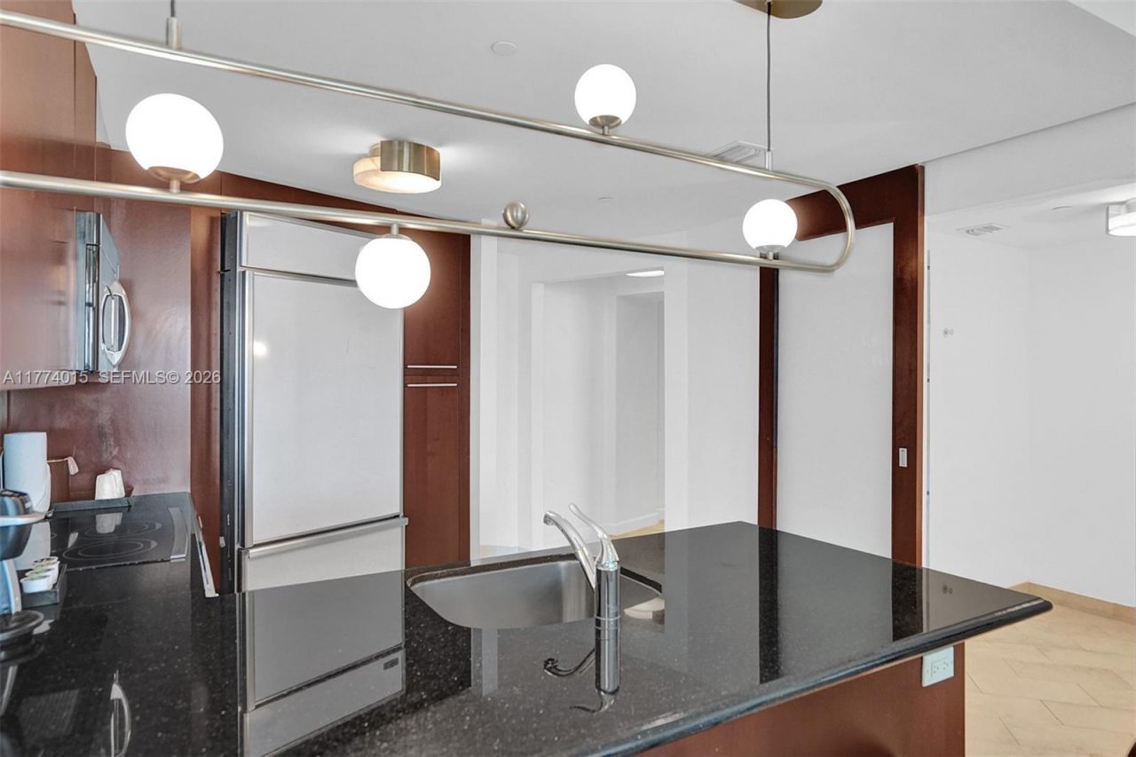 4391 Collins Ave, Unit 913/914, Miami Beach, FL 33140 Photo