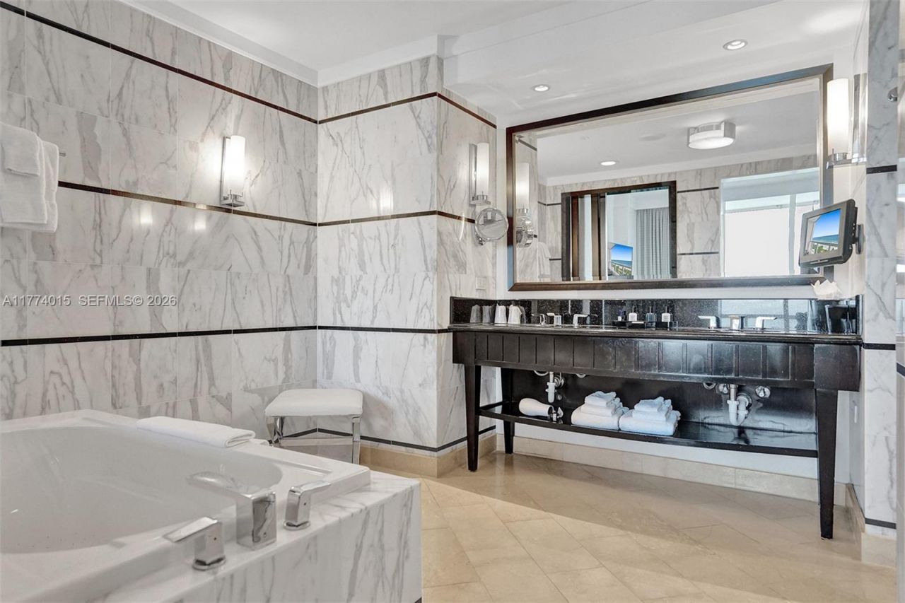 4391 Collins Ave, Unit 913/914, Miami Beach, FL 33140 Photo