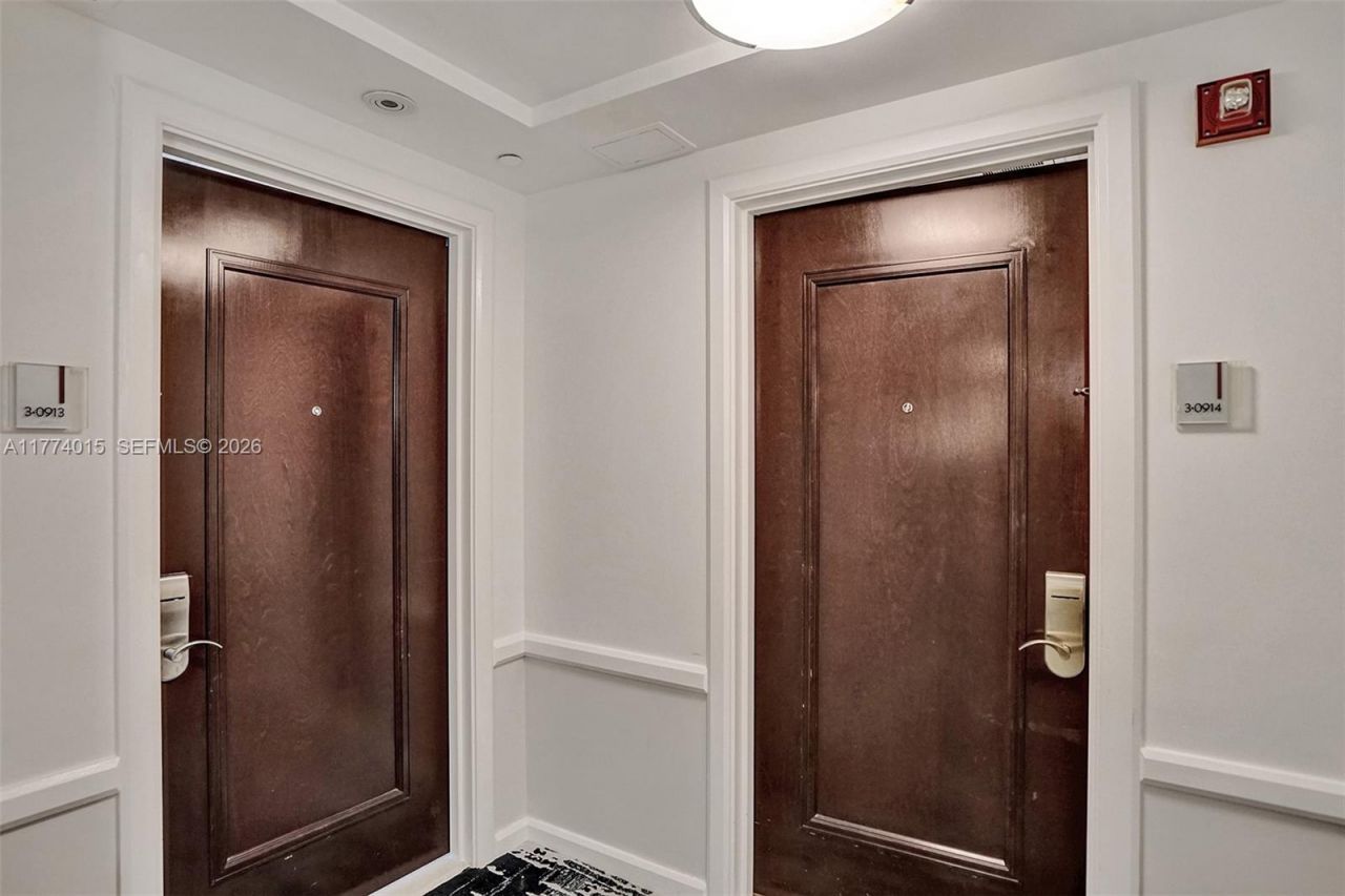 4391 Collins Ave, Unit 913/914, Miami Beach, FL 33140 Photo