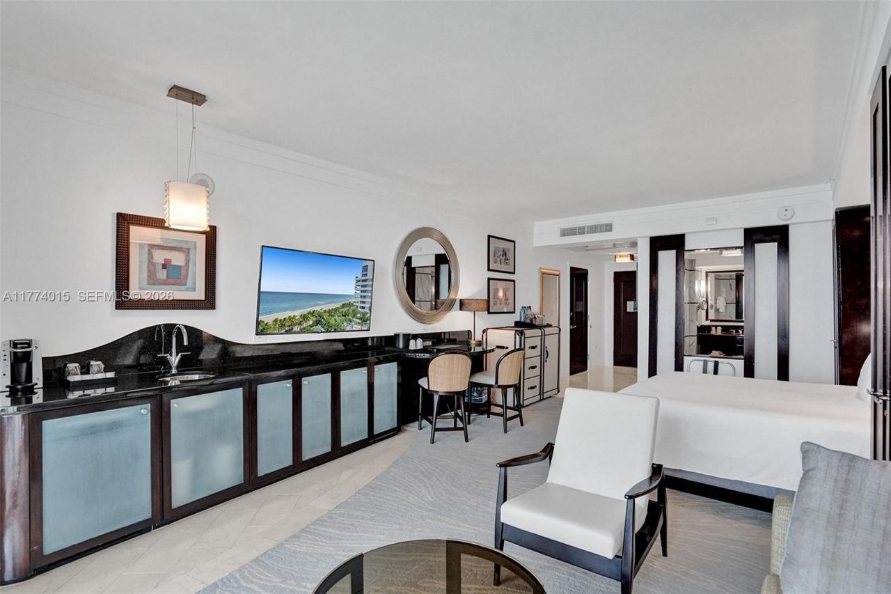 4391 Collins Ave, Unit 913/914, Miami Beach, FL 33140 Photo