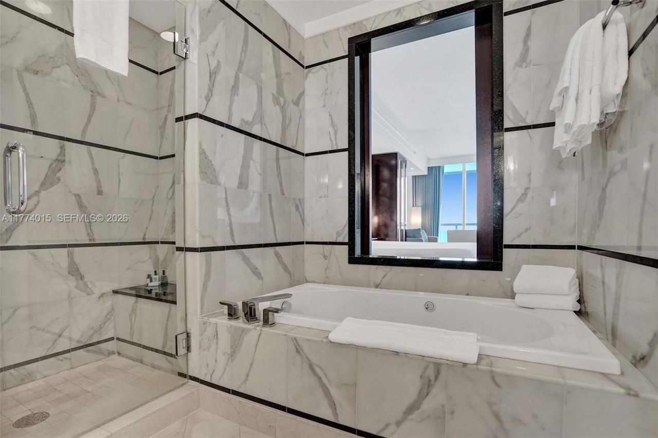 4391 Collins Ave, Unit 913/914, Miami Beach, FL 33140 Photo