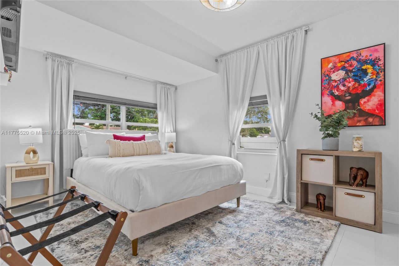 775 NW 44th St, Miami, FL 33127 Photo