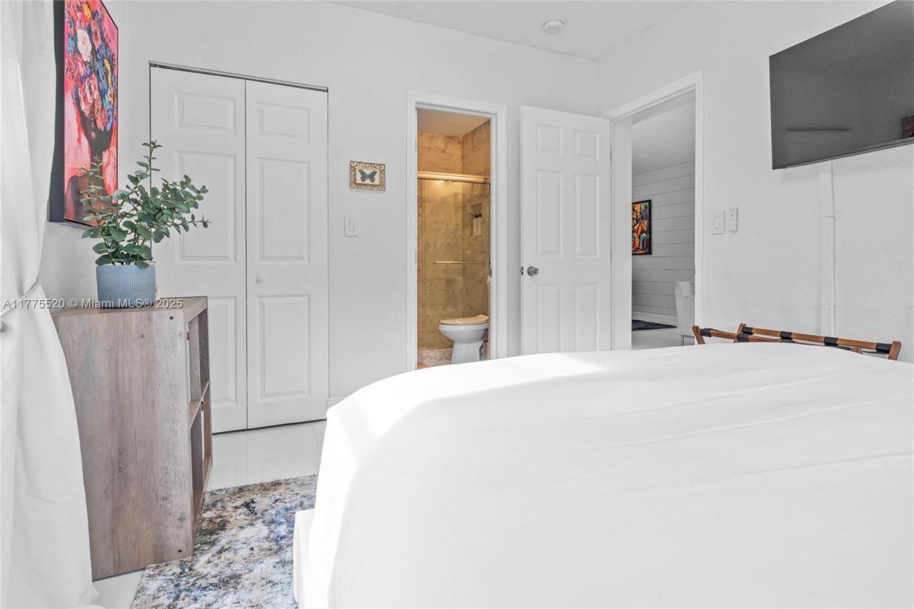 775 NW 44th St, Miami, FL 33127 Photo