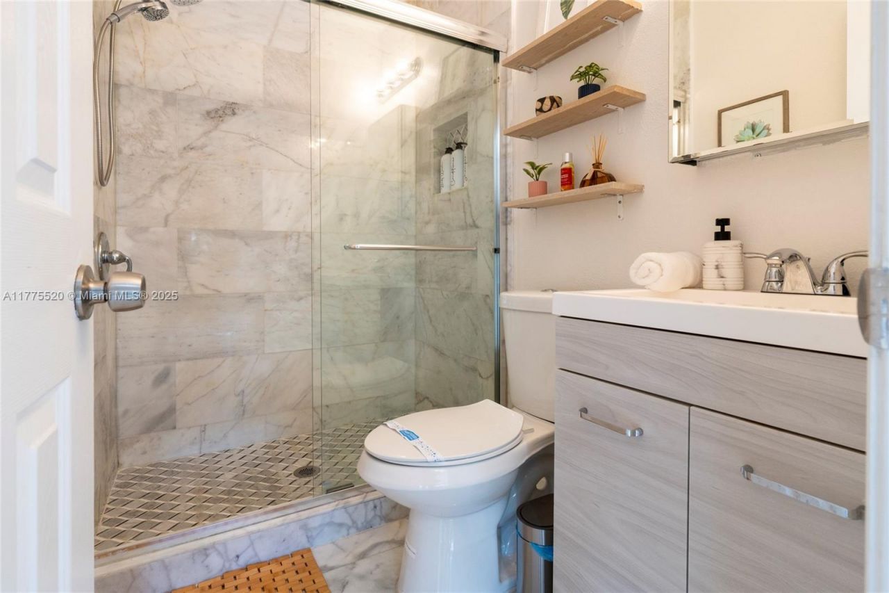 775 NW 44th St, Miami, FL 33127 Photo