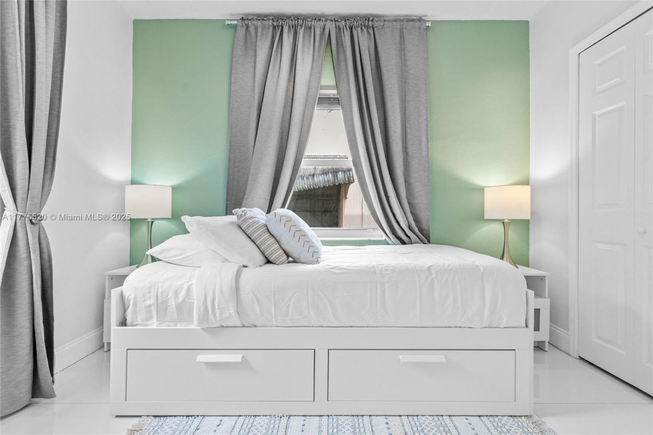 775 NW 44th St, Miami, FL 33127 Photo