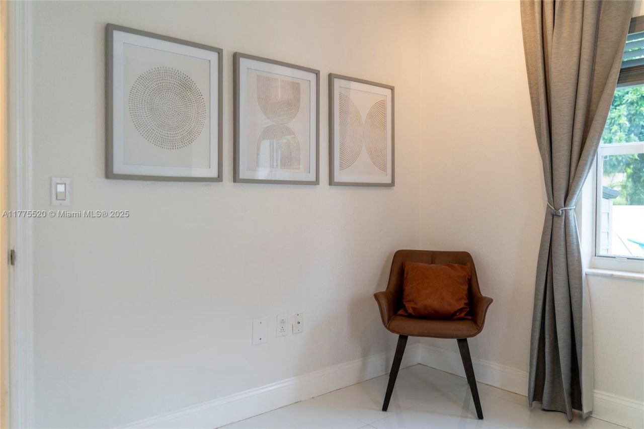 775 NW 44th St, Miami, FL 33127 Photo