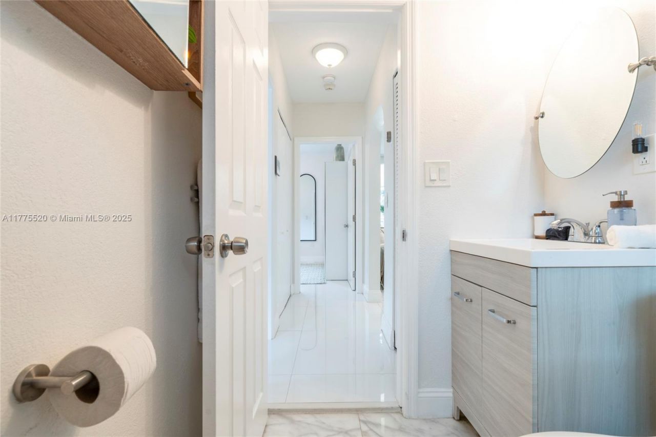 775 NW 44th St, Miami, FL 33127 Photo