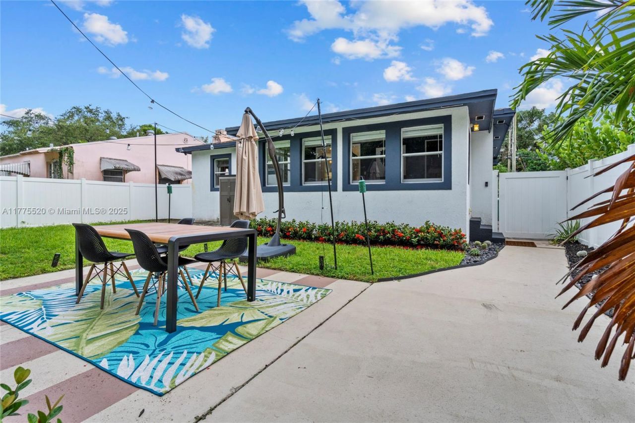 775 NW 44th St, Miami, FL 33127 Photo