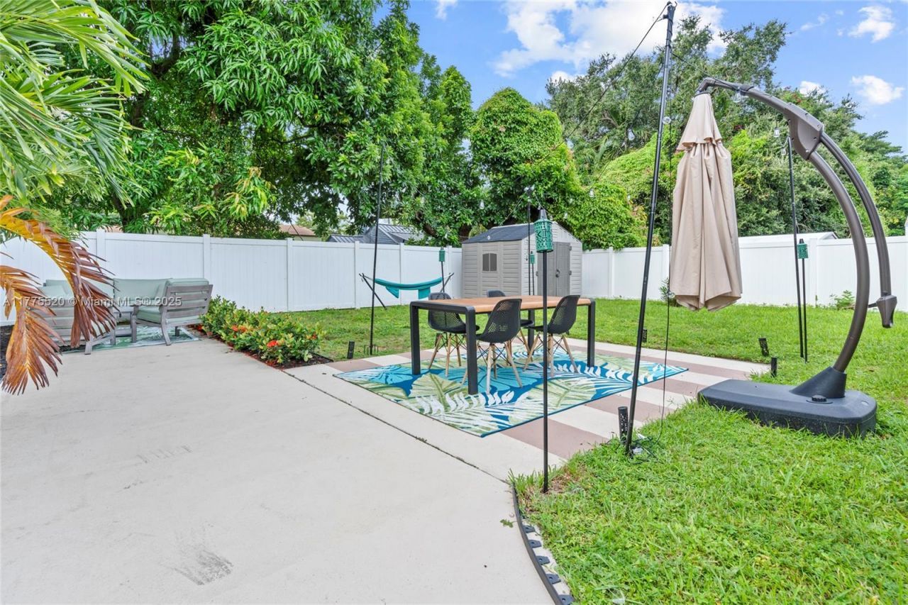 775 NW 44th St, Miami, FL 33127 Photo