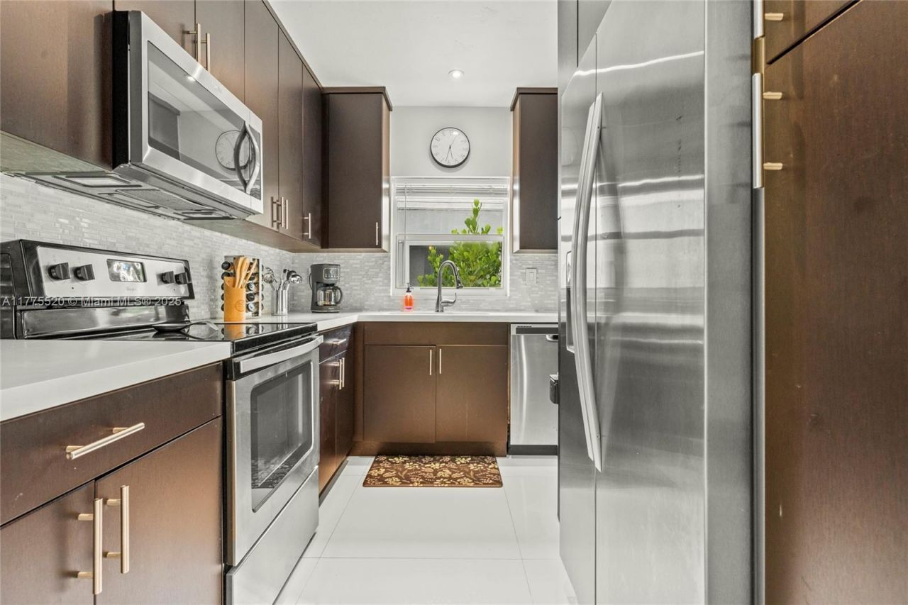 775 NW 44th St, Miami, FL 33127 Photo