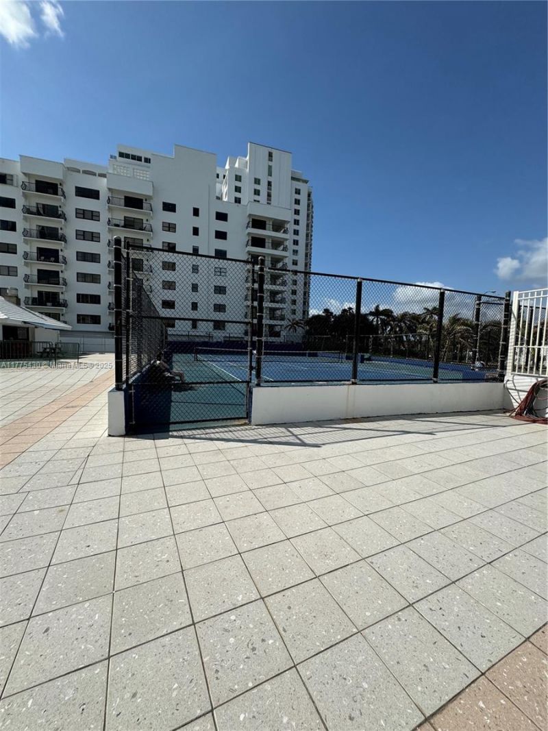 5445 Collins Ave, Unit 1520, Miami Beach, FL 33140 Photo