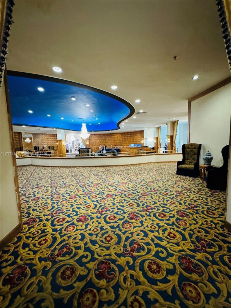 5445 Collins Ave, Unit 1520, Miami Beach, FL 33140 Photo