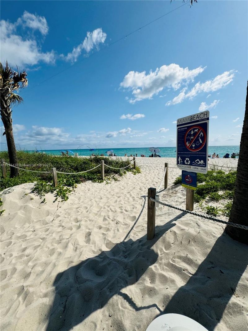 5445 Collins Ave, Unit 1520, Miami Beach, FL 33140 Photo