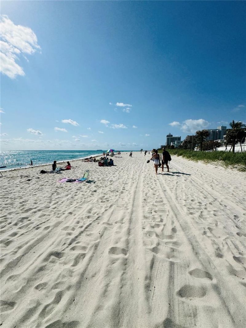 5445 Collins Ave, Unit 1520, Miami Beach, FL 33140 Photo