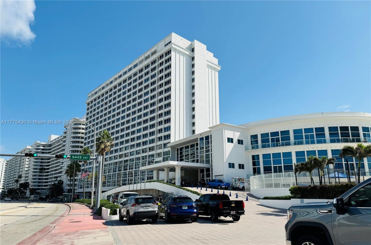 5445 Collins Ave, Unit 1520, Miami Beach, FL 33140 Photo