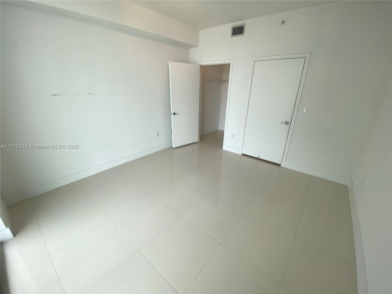 79 SW 12 St, Unit 3810-S, Miami, FL 33130 Photo