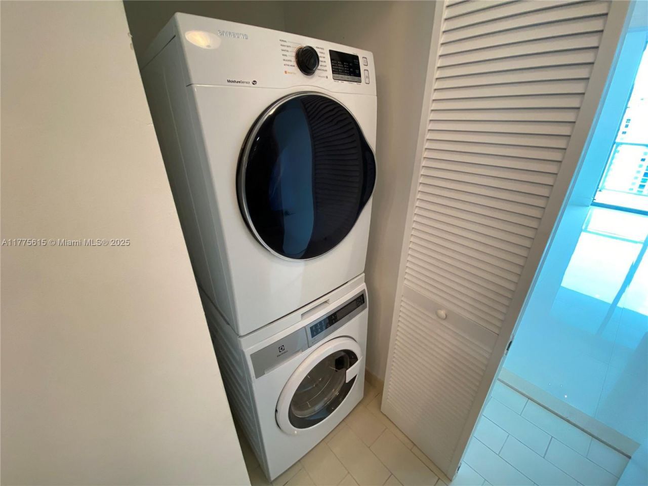 79 SW 12 St, Unit 3810-S, Miami, FL 33130 Photo