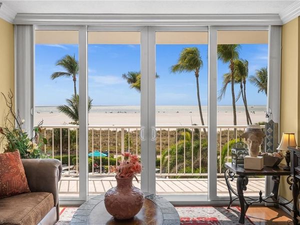 140 Seaview CT, Unit 302N, MARCO ISLAND, FL 34145