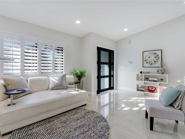 14517 SW 98th Ter, Miami, FL 33186