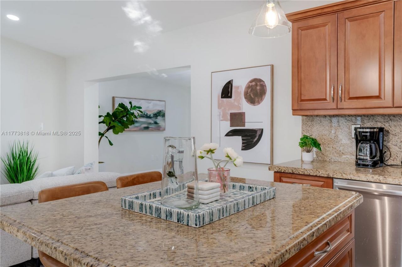 14517 SW 98th Ter, Miami, FL 33186 Photo