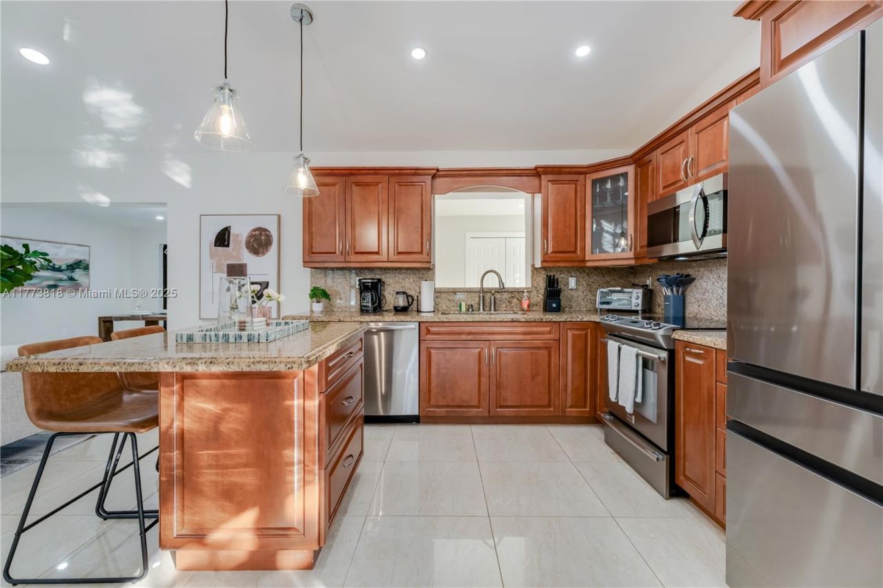 14517 SW 98th Ter, Miami, FL 33186 Photo