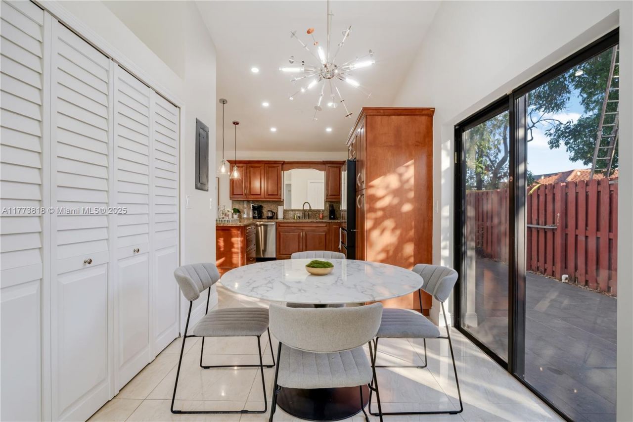 14517 SW 98th Ter, Miami, FL 33186 Photo