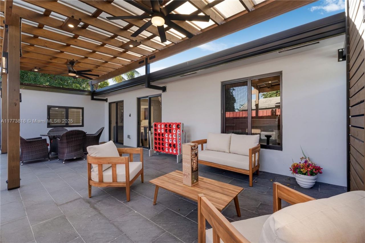 14517 SW 98th Ter, Miami, FL 33186 Photo