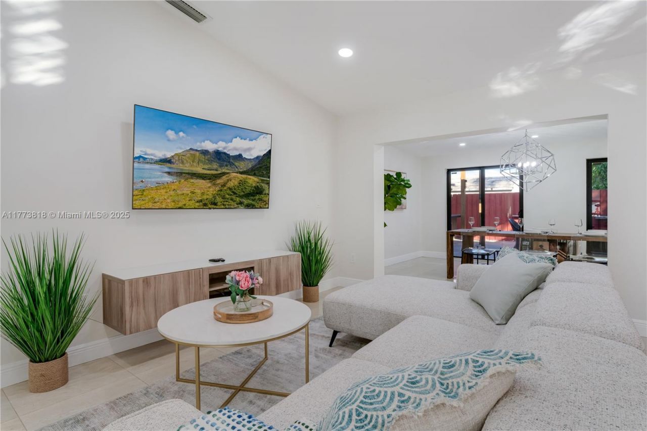 14517 SW 98th Ter, Miami, FL 33186 Photo