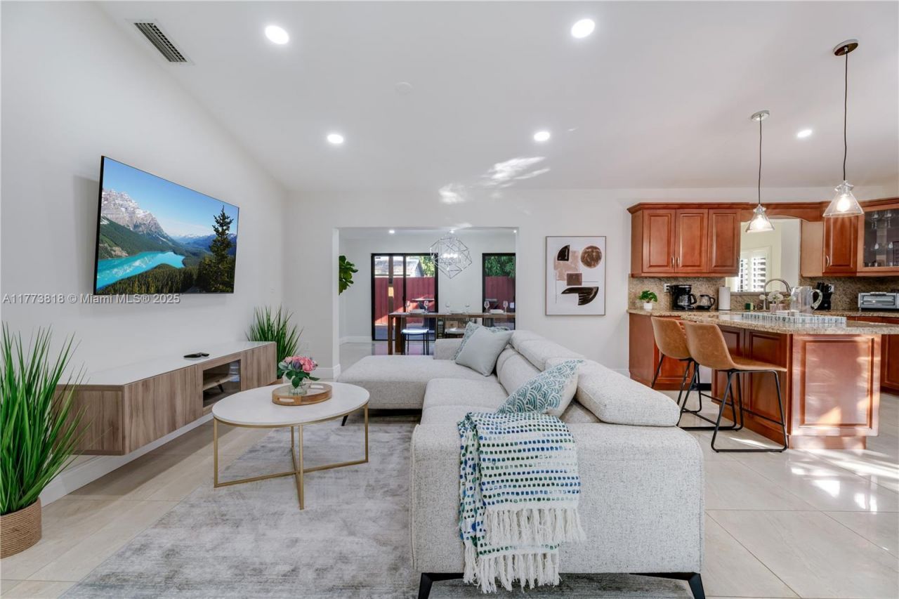 14517 SW 98th Ter, Miami, FL 33186 Photo