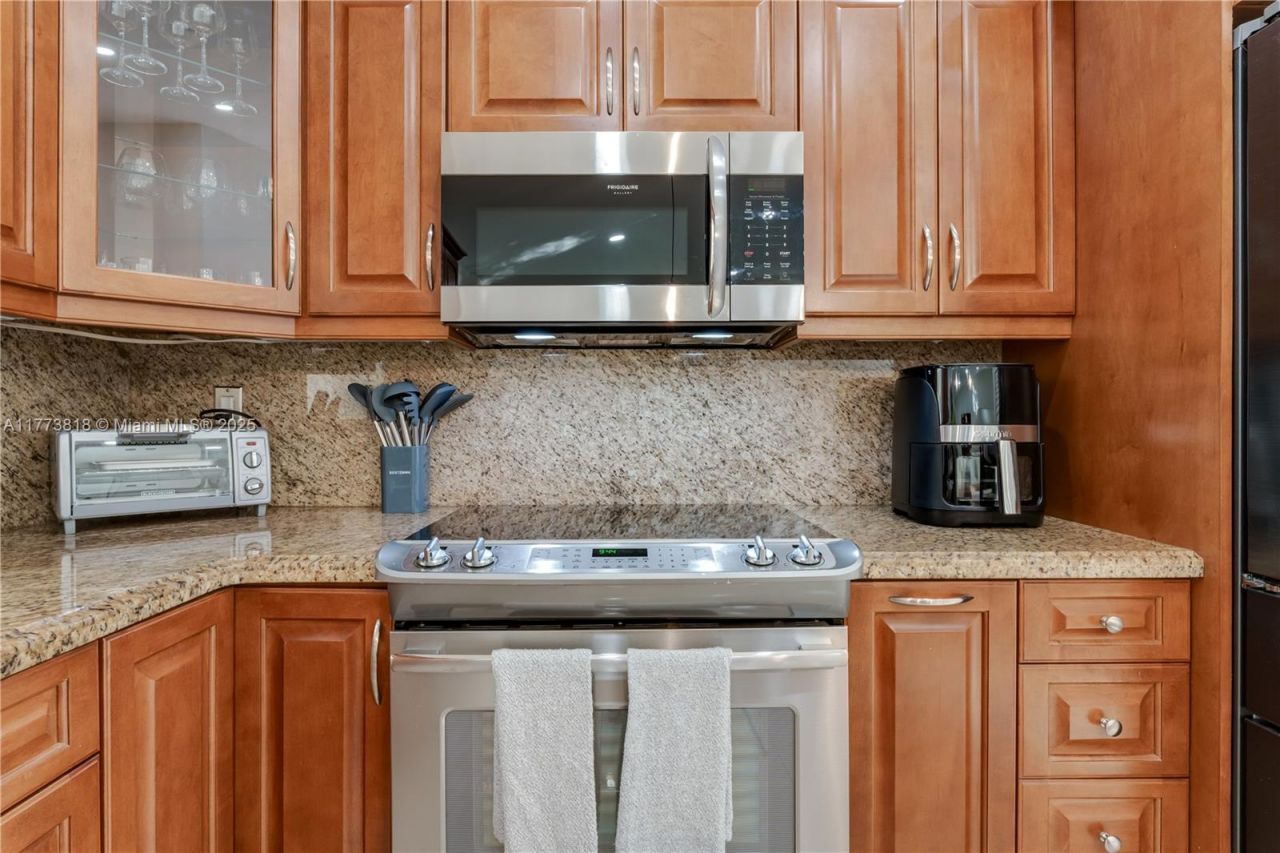 14517 SW 98th Ter, Miami, FL 33186 Photo