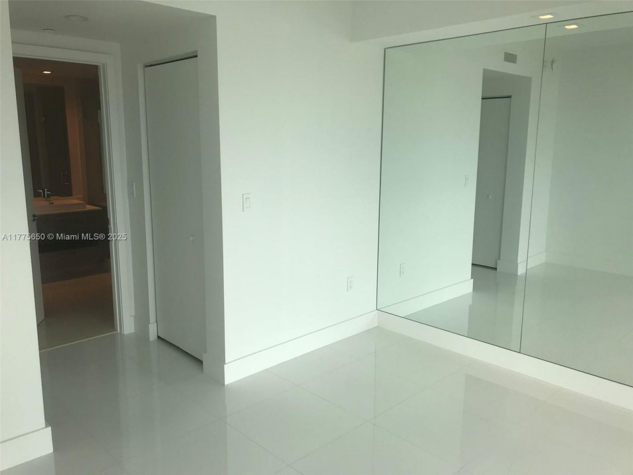 1300 S Miami Ave, Unit 4003, Miami, FL 33130 Photo